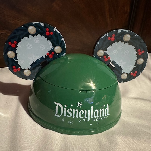 Mickey Mouse Wreath Hat Treat or Ice cream bowl - Picture 1 of 5